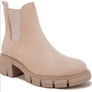 NWT Pink Beige Chelsea Boot